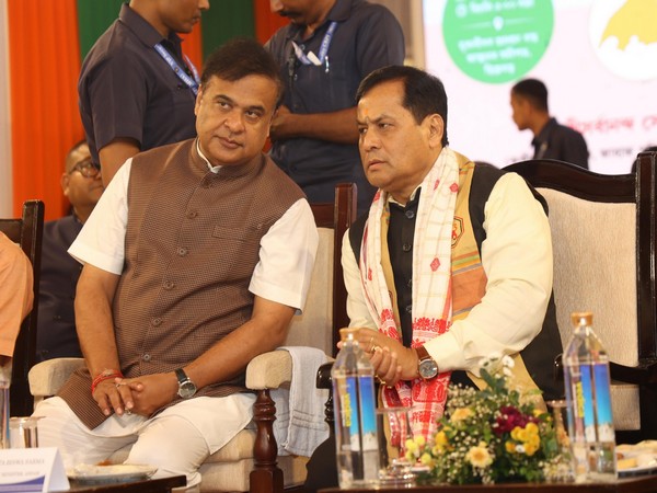 Assam CM Himanta Biswa Sarma with Union Minister Sarbananda Sonowal (Photo: Assam CMO)