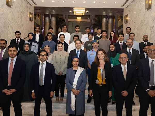 Ministry of Finance organises awareness session for Emirati students in Washington (Photo/WAM)