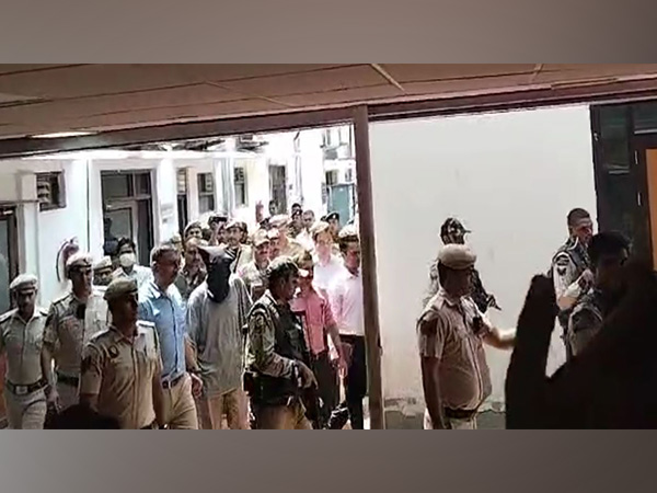 26/11 attacks accused Tahawwur Rana (face covered) taken to court (Photo/ANI)