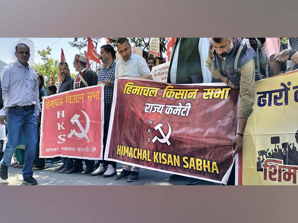  Protesters demanding for the immediate implementation of the Forest Rights Act (FRA) 