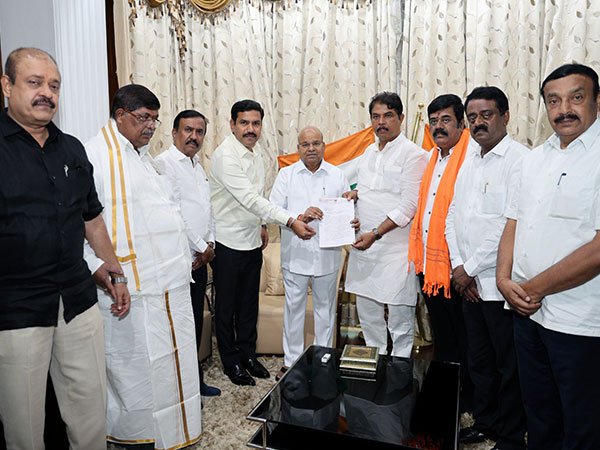 Karnataka BJP leaders met Governor Thwarchand Gehlot (Photo: Vijayendra Yediyurappa/X)