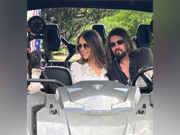 Elizabeth Hurley, Billy Ray Cyrus (Image source: Instagram)