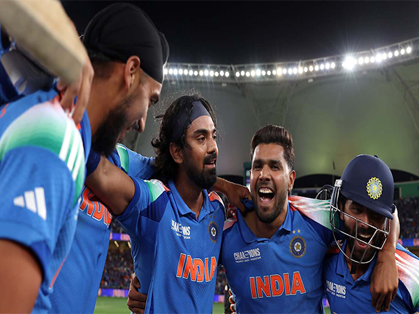 KL Rahul (centre). (Photo- ICC)