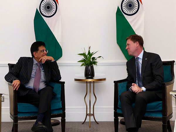 Union Minister Piyush Goyal with Al Cook, CEO of De Beers Group (Photo/X@PiyushGoyal) 