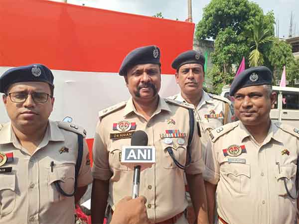 SP West Dr Kiran Kumar K and OC, Rana Chatterjee. (Photo/ANI) 