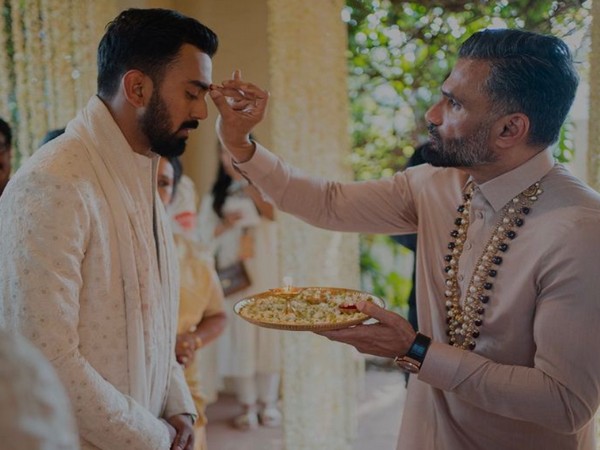 Suniel Shetty and KL Rahul (Image source: Instagram)