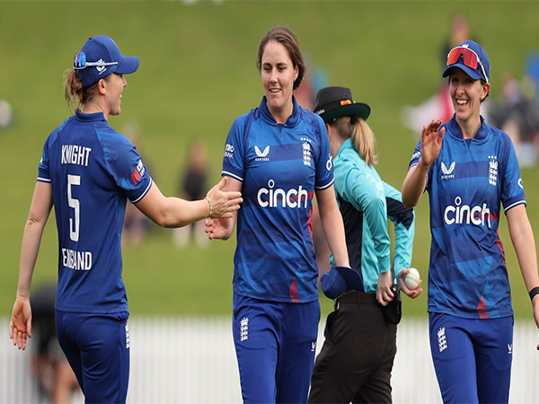 Nat Sciver Brunt. (centre). (Photo- ICC)
