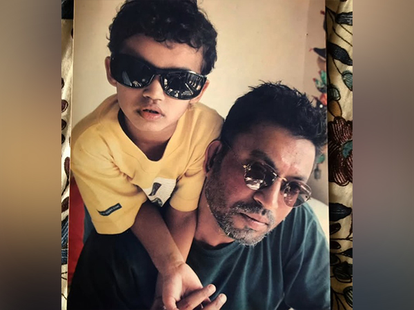 Babil with late Irrfan Khan (Image source: Instagram)