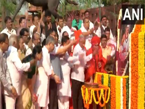 Union Ministers pay floral tribute to Guru Basaveshwara at Parliament (Photo/ANI) 