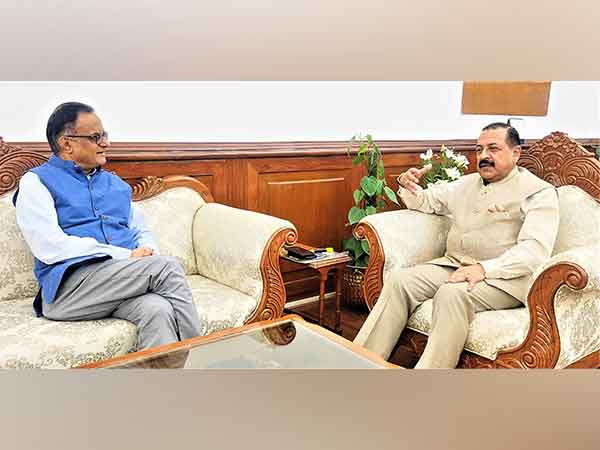  Union Minister Jitendra Singh and PSA Ajay Sood (Photo/X @DrJitendraSingh) 