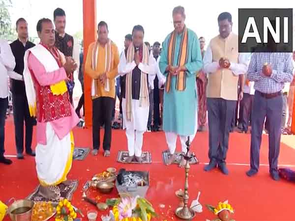 Mohan Charan Majhi performs ceremonial Akhi Muthi Anukula, on Akshaya Tritiya (Photo/ANI)