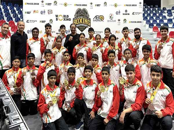 Indian boxers with their medals. (Photo- Asian Boxing)
