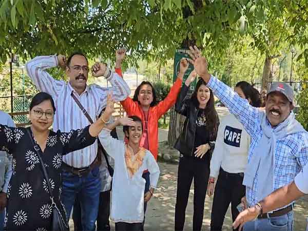 Tourists return to Kashmir after Pahalgam attack (Photo/ANI)