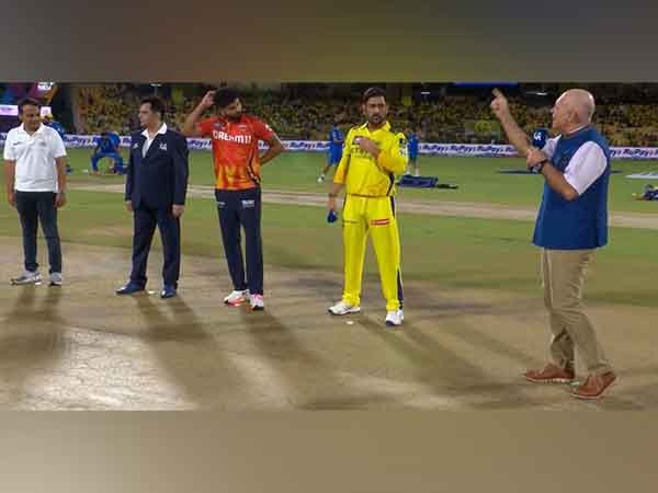 Shreyas Iyer and MS Dhoni (Photo: X/@IPL)