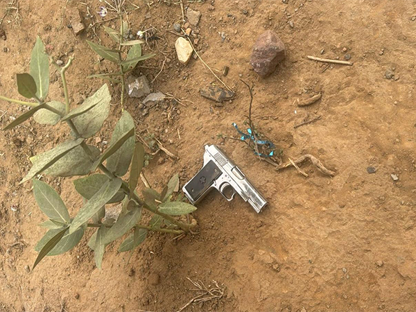 Weapon recovered from the accused {Photo/ @DGPPunjabPolice)