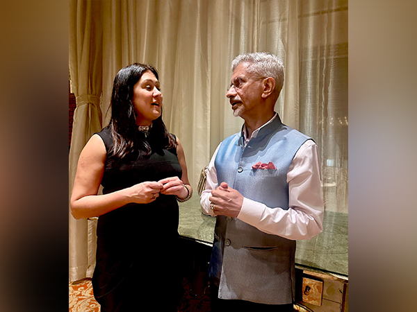 External Affairs Minister S Jaishankar with UK Culture Secretary Lisa Nandy (Image: X@DrSJaishankar)