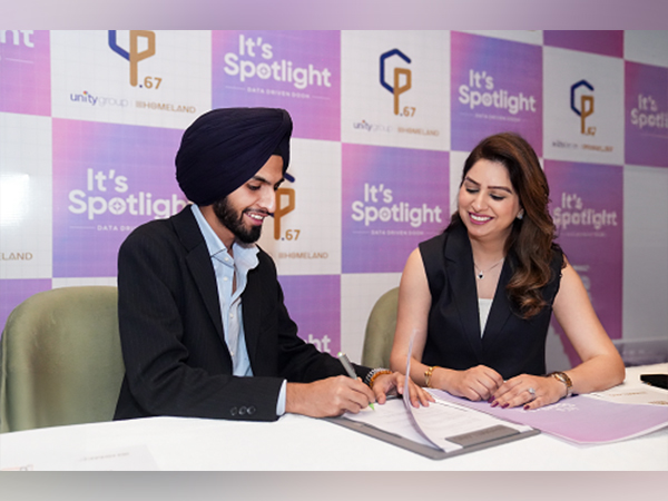 Virkaran Singh (Left) & Dr. Deepinder Dhingra (Right) signing the agreement of terms for CP.67’s advertising rights