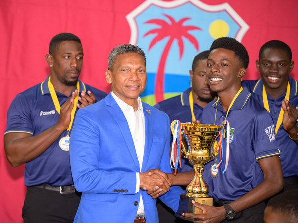 Chief Executive Officer of Cricket West Indies Chris Dehring with Barbados captain Justin Parris (Image: CWI media)