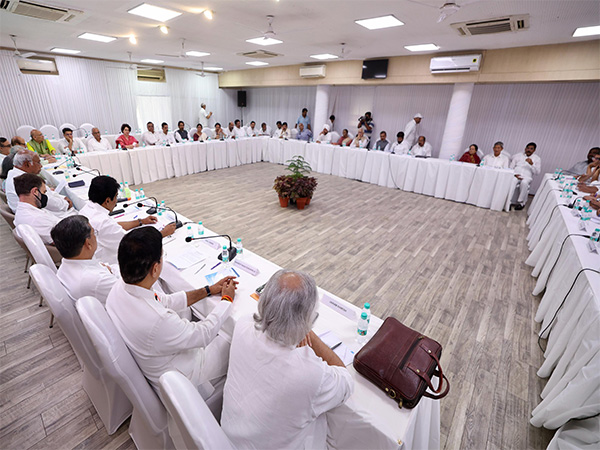 Visual from Congress Working Committee meeting. (Photo source: @kharge)