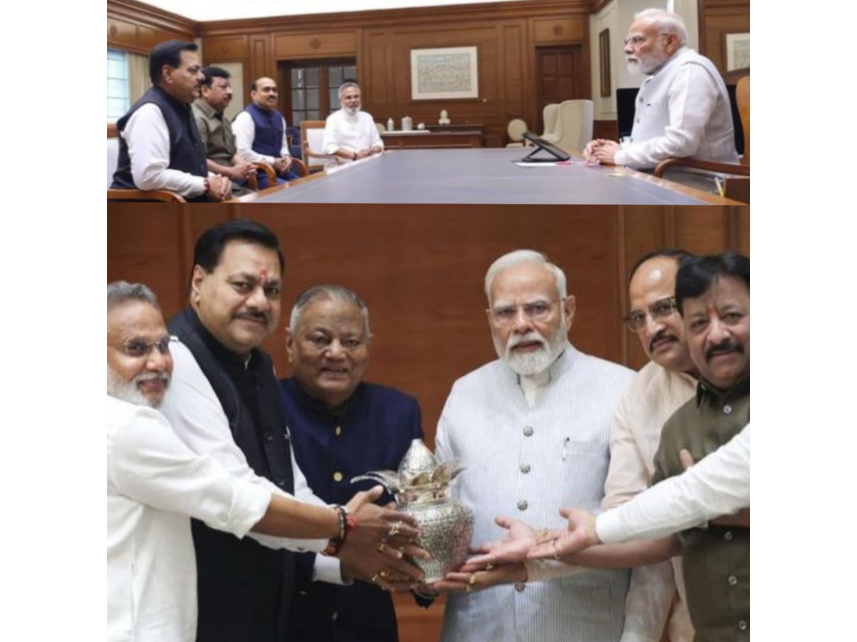 Khatu Shyam Delhi Dham Chief Ghanshyam Gupta Zaveri Presents Holy Kalash to PM Modi