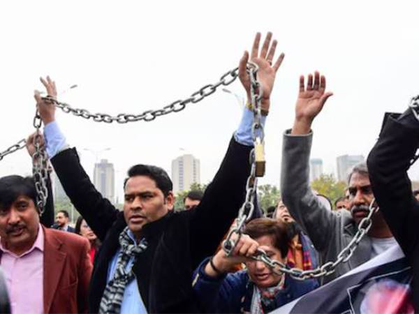 Journalists rally against what they call, curbing press freedom and controlling the digital landscape, during a protest in Islamabad (File Image/Reuters)