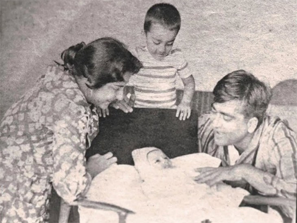 Childhood picture of Sanjay Dutt with Sunil Dutt AND Nargis Dutt (Photo/instagram/@duttsanjay)