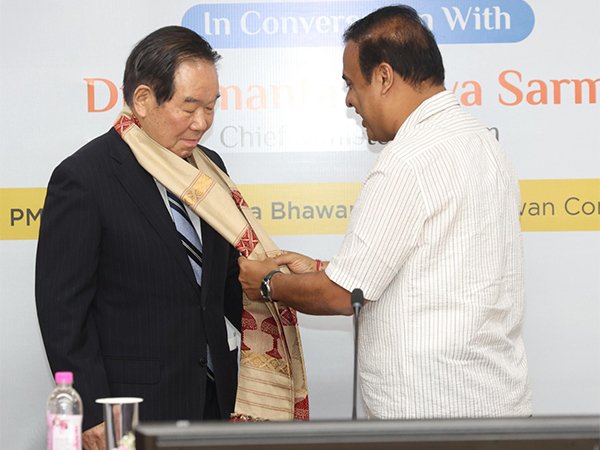 Assam CM  Himanta Biswa Sarma welcomes Speaker Nukaga Fukushiro (Photo/ANI) 