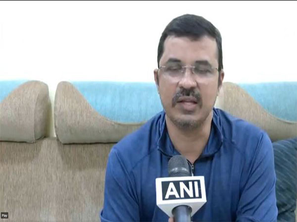 AIADMK leader Kovai Sathyan (Photo/ANI)