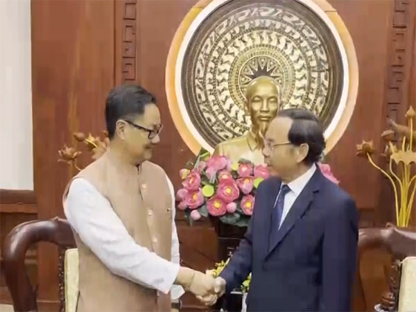 Union Minister Kiren Rijiju with Ho Chi Minh City Municipal Party Committee Secretary Nguyen Van Nen (Photo/ANI)