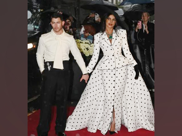 Priyanka Chopra, Nick Jonas (Photo/Instagram/@dietsabya)