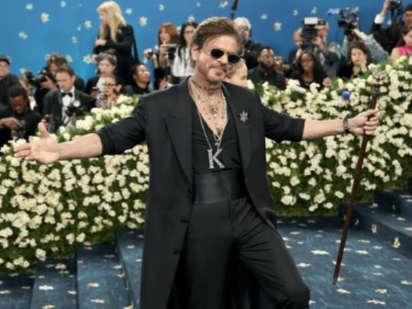 Bollywood supertsar Shah Rukh Khan (Image source: Sabysachi)