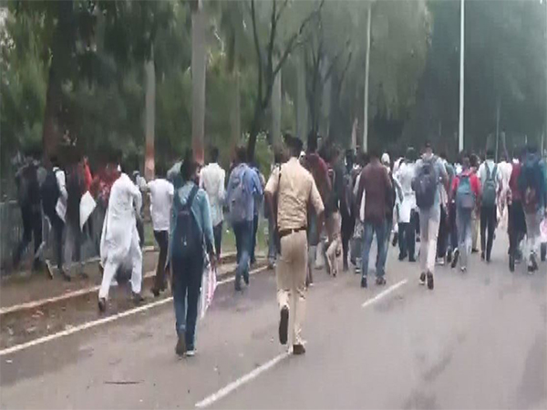 BPSC aspirants hold protest outside Bihar CM's residence, police lathi-charge protesters (Photo/ANI)