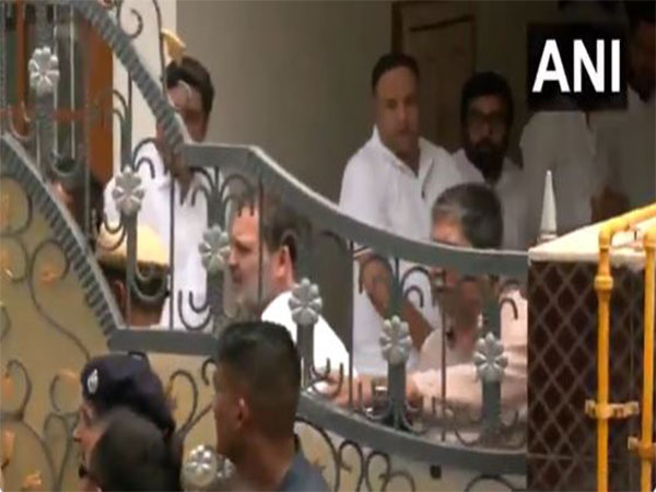  Rahul Gandhi arrives at the residence of Indian Navy Lieutenant Vinay Narwal (Photo/ANI)