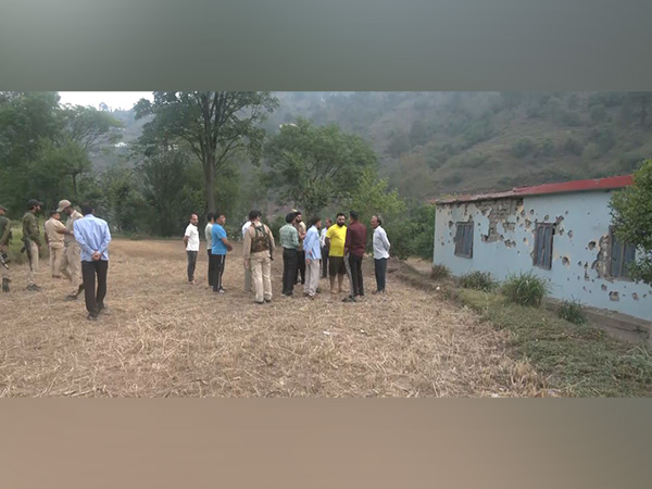  Lives of residents in border villages in Rajouri disrupted after Pak shelling (Photo/ANI)