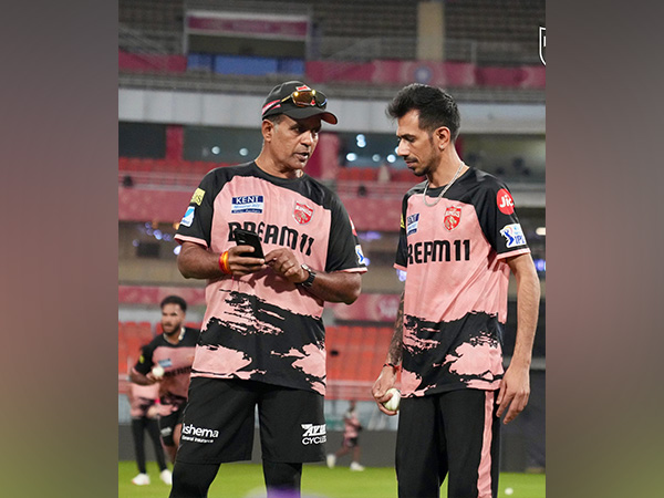 Sunil Joshi and Yuzvendra Chahal (Photo: PBKS)
