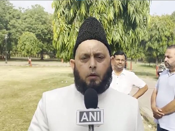 Maulana Khalid Rasheed Farangi Mahali (Photo: ANI)