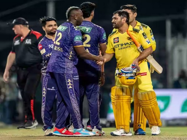 Andre Russell and MS Dhoni (Photo: IPL)
