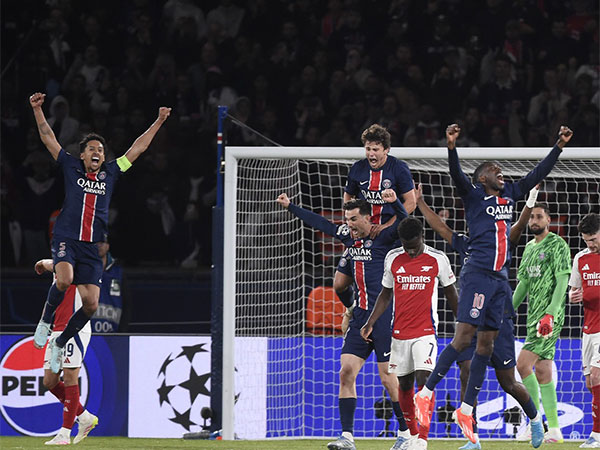 PSG players celebrating (Photo- @PSG_English)