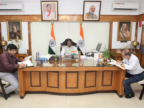 Raj Bhavan Assam and ITT Guwahati signs MoA (Photo/ ANI) 