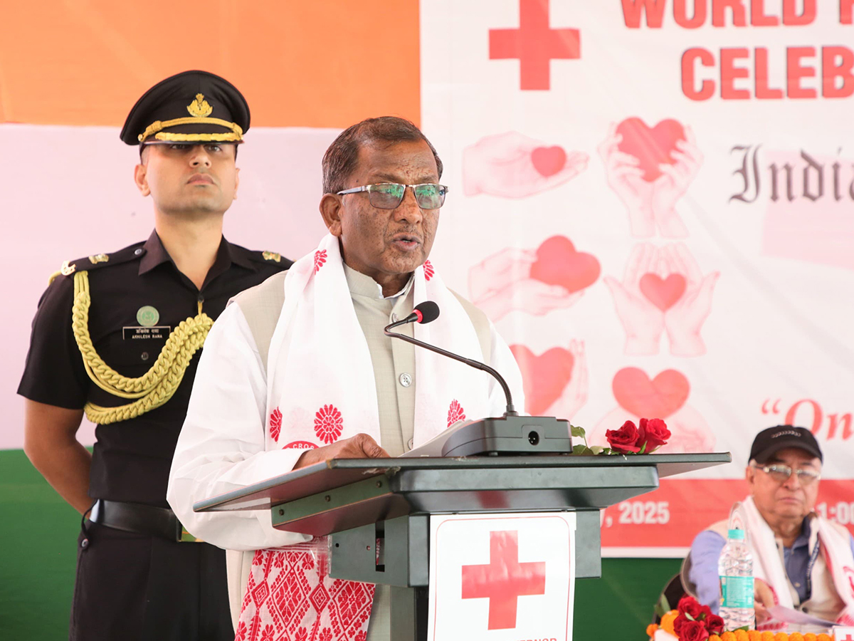  Assam Governor  Lakshman Prasad Acharya unveils memorial busts honouring Red Cross icons (Photo/ANI)