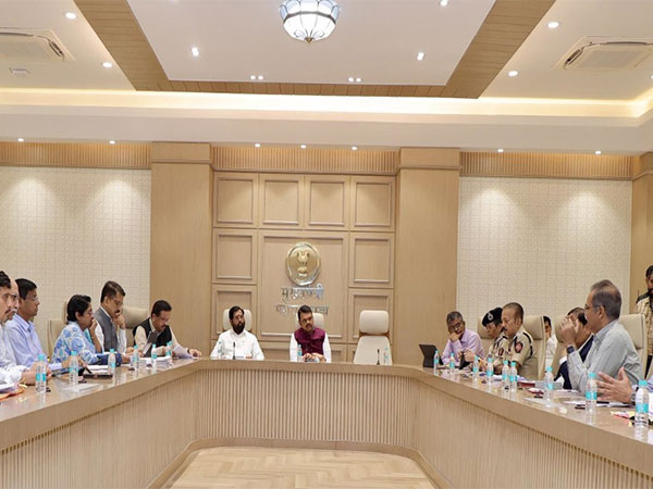  Maharashtra Chief Minister Devendra Fadnavis chairs high-level security meeting (Photo/ANI)