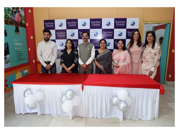 Sneha Rathor, Dr. S.K. Rathor, Kavita Rathor, and Vineeta Srivastava stand proudly alongside the dedicated Sanfort team, marking a moment of celebration and achievement