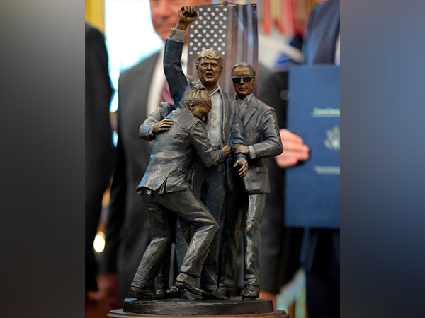 Trump's statue at Oval Office (Image: X@WhiteHouse) Trump's statue at Oval Office (Image: X@WhiteHouse)