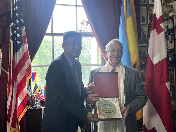    Sikyong Penpa Tsering of the Central Tibetan Administration meeting Congressman Joe Wilson (Image Source: @CTA_TibetdotNet)