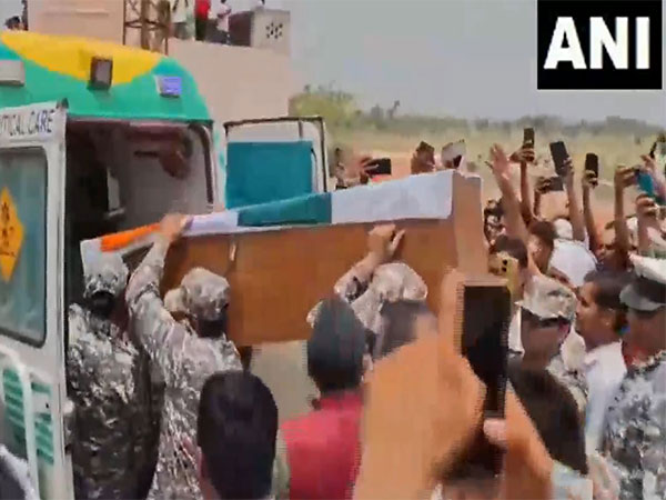 Mortal remains of Sergeant Surendra Moga brought in Jhunjhunu (Photo/ANI)