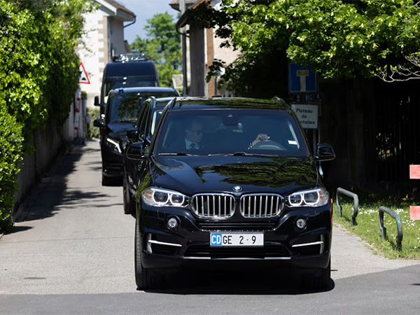A car with US Treasury Secretary Scott Bessent leaves a residence where trade talks between Chinese and US delegations take place in Geneva (Image/Reuters)