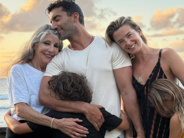 Justin Baldoni with wife, kids and mother (Photo/instagram/@justinbaldoni)