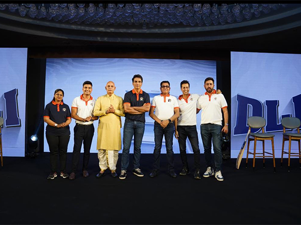 Sonu Sood (center) during the event (Photo: TCAI)