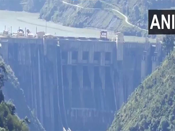 Gates of Baglihar Hydroelectric Power Project Dam remain closed (Photo: ANI) 