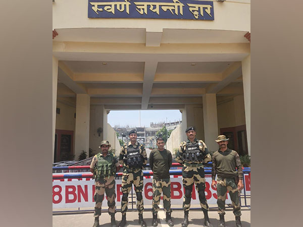 Constable Ournam Shaw (centre) after being repatriated (Photo: ANI)